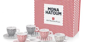 Mona Hatoum fima con una kefiah la nuova collezione Illy Caffè