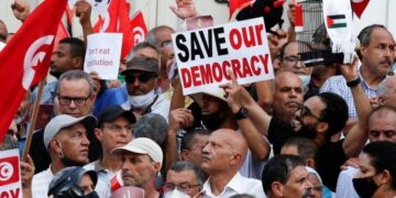 Prove di dialogo italiano sulla Tunisia, ma le posizioni restano distanti