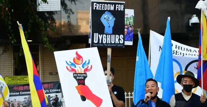 Olimpiadi di Pechino 2022: gli attivisti denunciano l’oppressione degli Uiguri