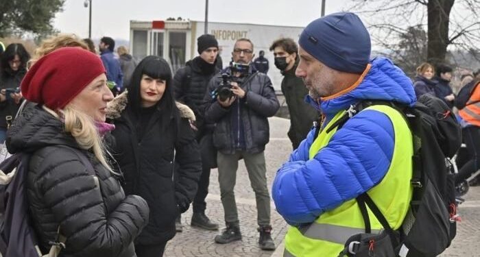 La marcia di Don Emanuele contro il Green Pass e un appello ai musulmani