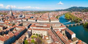 I fasti del passato e la carenza di futuro accomunano Napoli e Torino