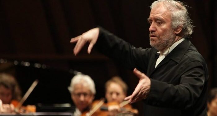 La mannaia dell’omologazione si abbatte sulla cultura russa