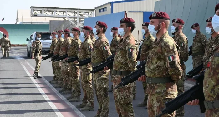 Circolare dell’esercito italiano: stop congedi e addestramento per la guerra