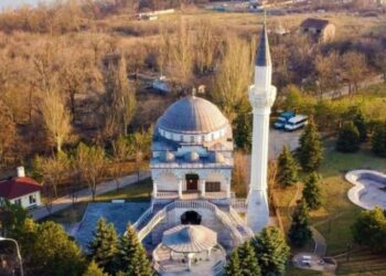 La moschea di Mariupol non è stata colpita dai russi