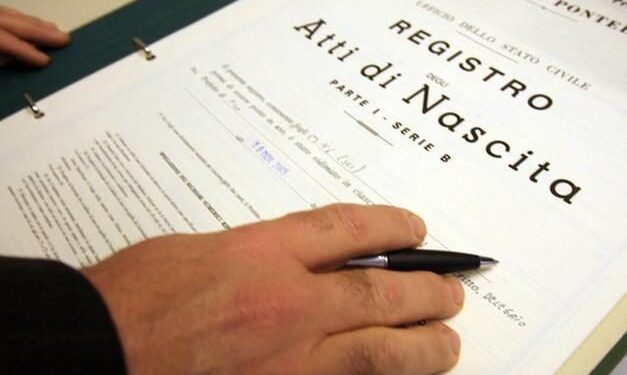 L’abolizione del cognome del padre è un altro colpo alla famiglia