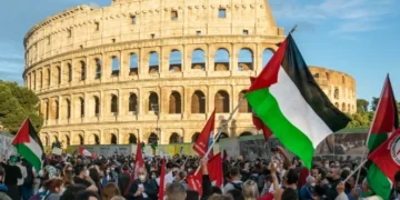 Roma in piazza contro la brutalità israeliana