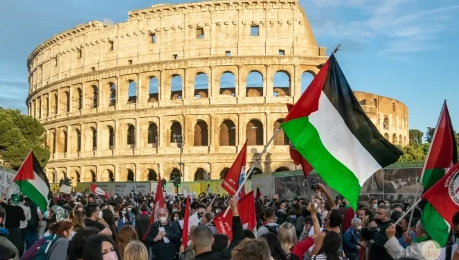 Roma in piazza contro la brutalità israeliana