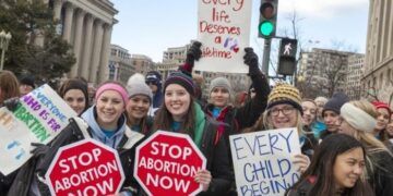 Negli USA oltre alle chiese una vasta parte di società si oppone all’aborto e chiede aiuto per le donne