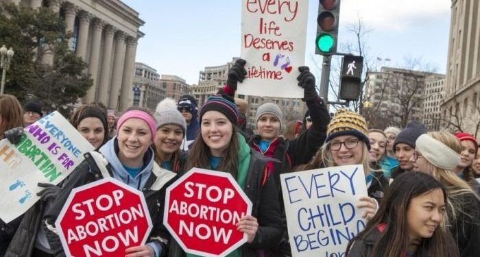 Negli USA oltre alle chiese una vasta parte di società si oppone all’aborto e chiede aiuto per le donne