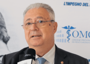 Gli ordini si mettono al vento chiedendo la fine dell’obbligo vaccinale per i sanitari