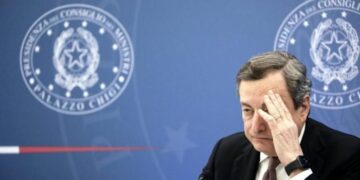 Draghi l’uomo della provvidenza bancaria e la democrazia sotto tutela