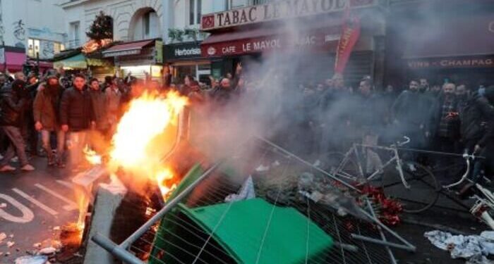 La comunità curda protesta dopo l’attacco terroristico di matrice razzista a Parigi