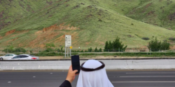 “Da fine dei tempi”. Il deserto saudita si tinge di verde