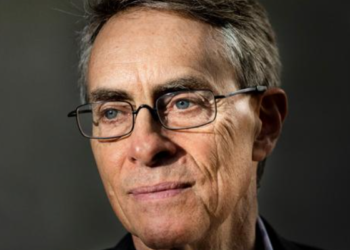 Kenneth Roth, cancellato per le sue critiche contro l’apartheid israeliano, potrà ora insegnare ad Harvard