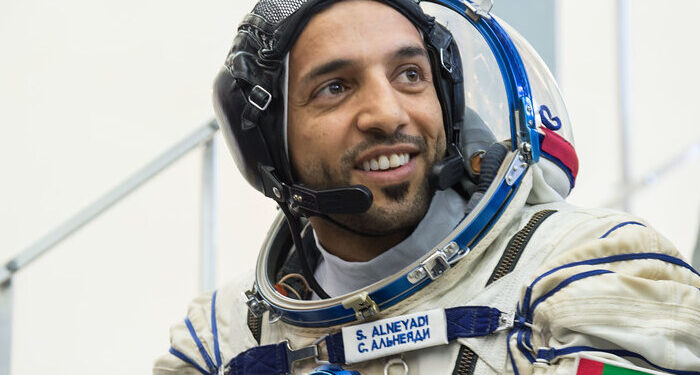 Ramadan nello spazio: L’astronauta emiratino al-Neyadi digiunerà fra le stelle
