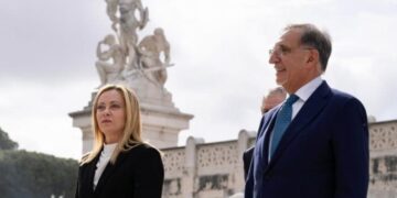 L’antifascismo, una religione che tiene artificialmente in vita un fenomeno archiviato dalla Storia