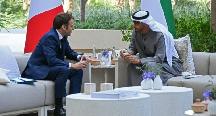 Ecco perchè gli Emirati Arabi hanno investito sull’islamofobia in Europa