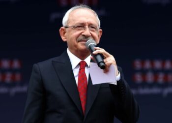Espellerò i profughi siriani: Kilicdaroglu al ballottaggio punta tutto sulla xenofobia