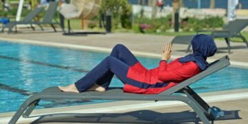 Party in piscina per sole donne: Salvini esulta, ma l’evento si terrà lo stesso