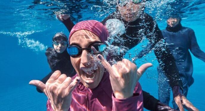 Un Party in piscina per sole donne e la leghista Tovaglieri dà di matto