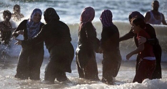L’attacco al burkini è un attacco alle donne