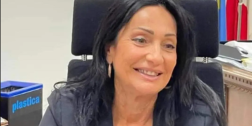 Cisint o ci fai? Come la Sindaca di Monfalcone intende salvare il “decoro” dai barbari mazzalemmi