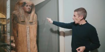 Il direttore del museo egizio di Torino è di nuovo nel mirino della destra