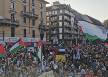 10.000 in piazza a fianco di Gaza contro il massacro israeliano
