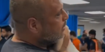 “Questo ed altro per la resistenza”. Nelle braccia di un padre: Il prezzo incommensurabile della Resistenza palestinese