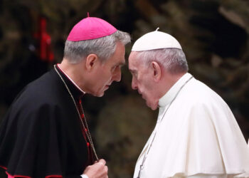 Dubia dottrinali: arriva il semi-ok senza precedenti di Papa Bergoglio alle benedizioni delle coppie omosessuali