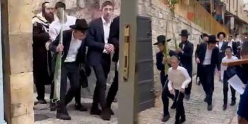 “Sputare ai cristiani è tradizione ebraica”. Cosa c’è dietro la violenta pratica dei coloni sionisti contro i Cristiani in Palestina