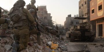 Israele inizia il ritiro dal Nord di Gaza ma prepara un’operazione al confine con l’Egitto