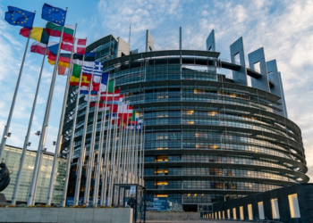 Crisi morale e politica: 800 funzionari occidentali denunciano pubblicamente il sostegno a Israele da parte dei loro governi