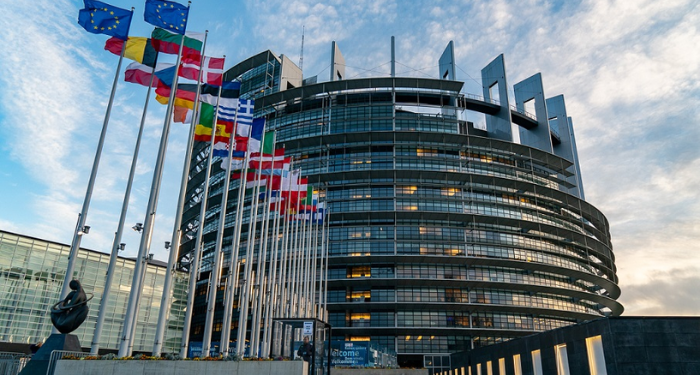 Crisi morale e politica: 800 funzionari occidentali denunciano pubblicamente il sostegno a Israele da parte dei loro governi