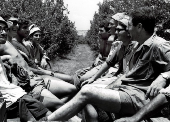 Kibbutzim: dalla fiaba dei pacifici paradisi socialisti a bastioni militari del brutale colonialismo in Palestina