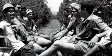 Kibbutzim: dalla fiaba dei pacifici paradisi socialisti a bastioni militari del brutale colonialismo in Palestina