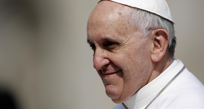 Dignitas Infinita: perché l’ultima dichiarazione papale è un mero contentino per i conservatori