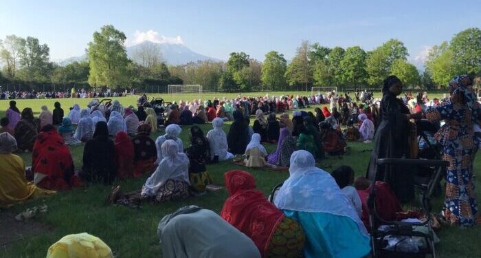 Preghiera islamica a Turbigo: la destra continua a non capire e calpesta logica e diritto