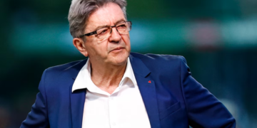 La crisi politica in Francia ed il Coup d’État di Macron spiegato: “la sinistra radicale è troppo pro-pal”