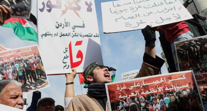 “Lancia il tuo bastone”: giordani in sciopero della fame per Gaza, ispirati dalla morte di Sinwar