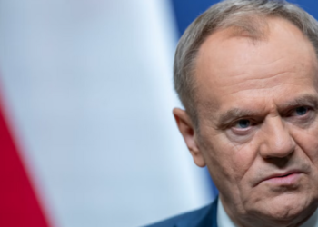 La Polonia protegge Netanyahu dall’arresto. Varoufakis: “la legge internazionale è morta per mano dell’Occidente”