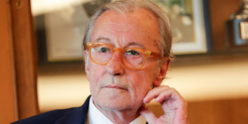 “Sparerei in bocca ai musulmani”: Feltri si scusa tra opportunismo e rischi legali ma l’UCOII incalza