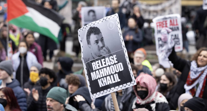 Gli Stati Uniti perseguitano il dissenso: l’arresto di Mahmoud Khalil e la guerra contro le voci per la Palestina 