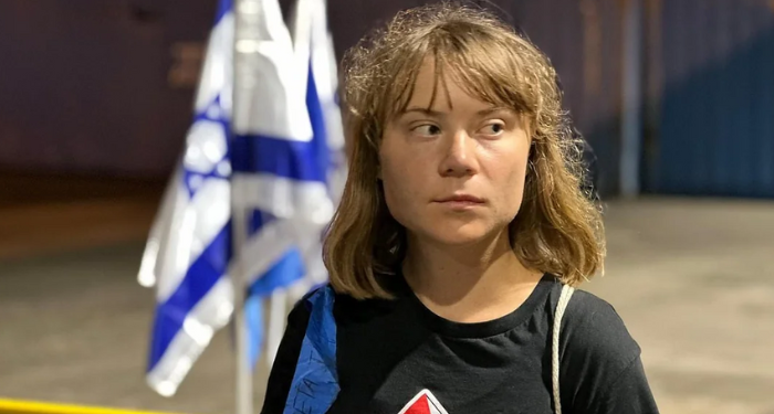 Israele sequestra nave umanitaria con Greta Thunberg ed eurodeputata francese: denunciata detenzione e tortura psicologica