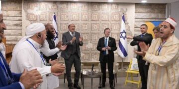 Gli imam sionisti influencer del genocidio: balli e canti con Herzog mentre a Gaza continua lo sterminio