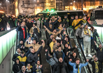 Mistero sul caso degli hooligans israeliani del Maccabi Tel Aviv: l’Olanda archivia denunce dopo che svaniscono le prove video