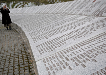 Trent’anni fa un genocidio nel cuore dell’Europa: dopo il dimenticato massacro dei bosniaci musulmani la storia si ripete