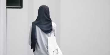 La testimonianza: Gaza è qui, donne palestinesi minacciate e umiliate negli uffici italiani