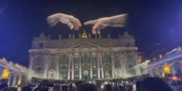 Vaticano, musica e luci per il mondo: ma il messaggio resta in superficie