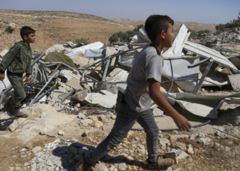 Masafer Yatta, già zona di tiro; diventa cantiere coloniale mentre i villaggi palestinesi spariscono e a Gaza Israele uccide 60+ palestinesi